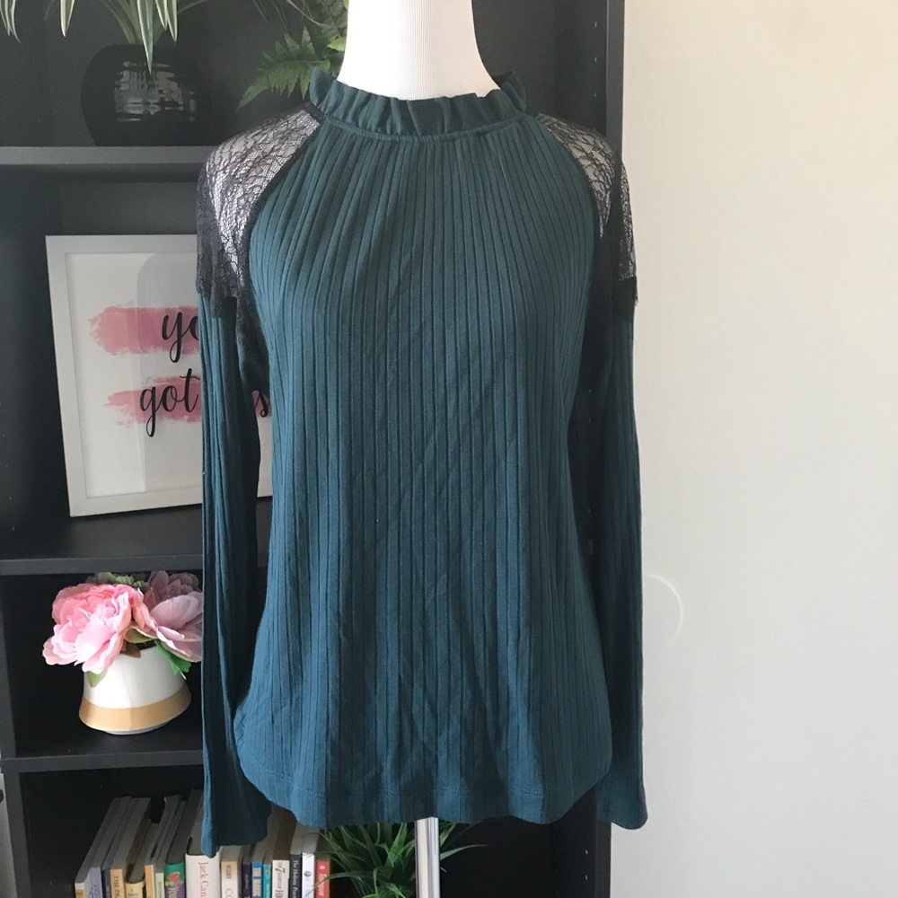 ZARA lace shoulder long sleeve top. 4/$35 Sale M